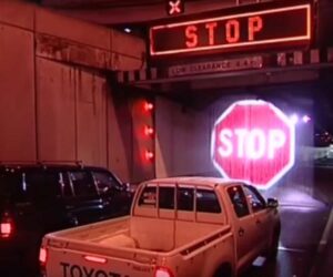 Vodena zavjesa blokira ulaz u tunel